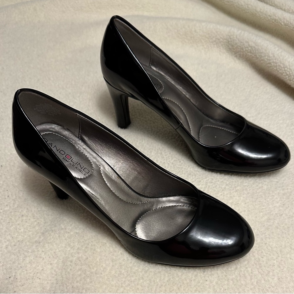 Classic patent leather Bandolino heeled pumps. Super comfortable. 3” heel.
